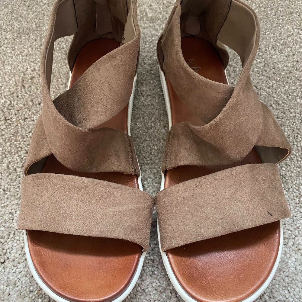 Women's Size 10 Altar'd State Brown Sandals